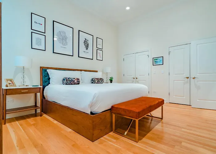 The 4* Chicago
