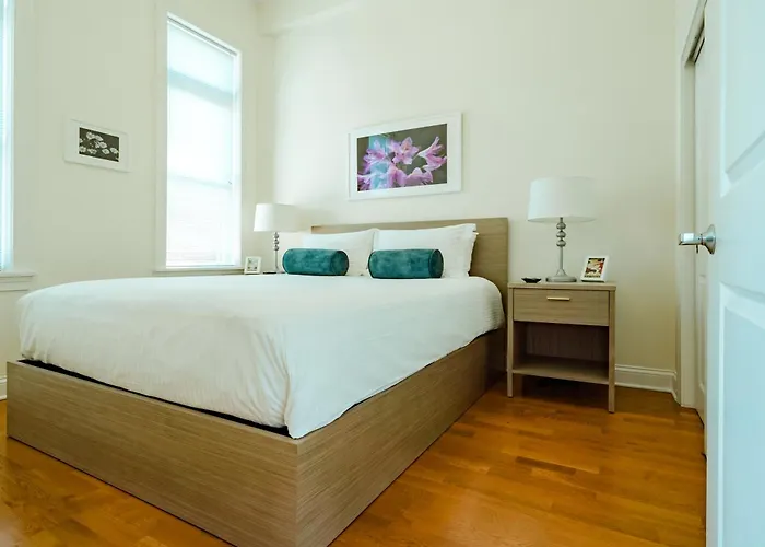 Hotel The 4*