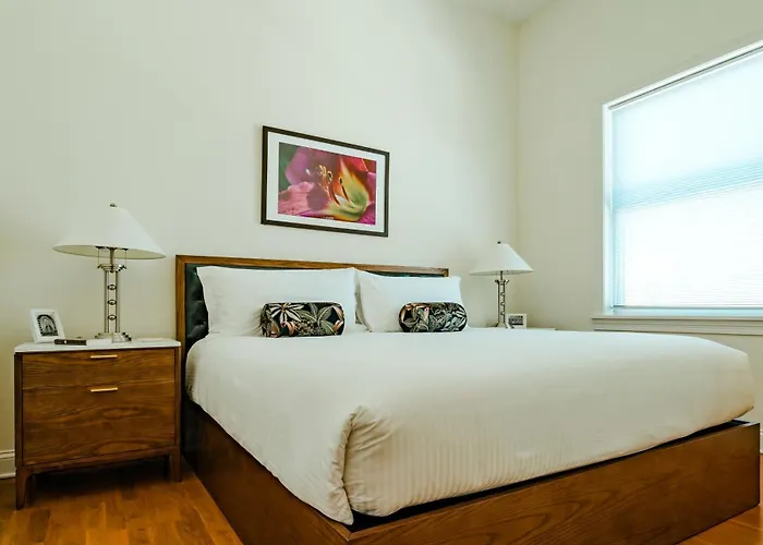 The 4* Chicago